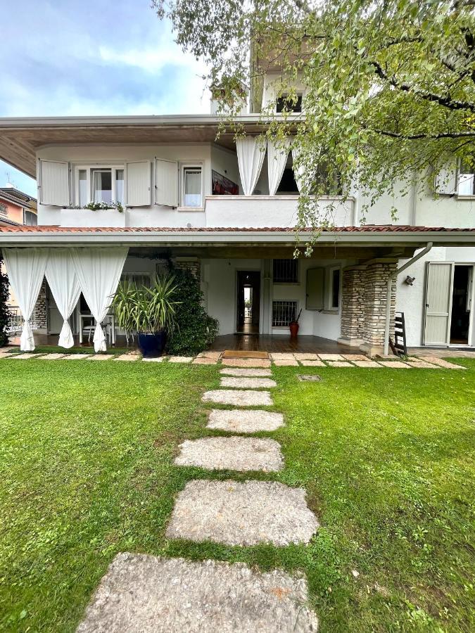 Your Familyapartment in Sirmione Dış mekan fotoğraf